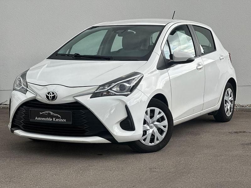 Weiß Gebraucht 2018 Toyota Yaris Comfort Limousine | 5.999 € (Teuer) - Bild 1/4