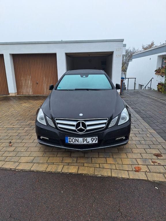Schwarz Gebraucht 2010 Mercedes E350 Coupé | 8.700 € (Superpreis) - Bild 1/4