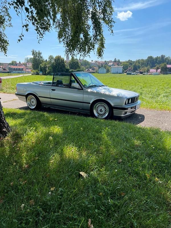 Silber Gebraucht 2014 BMW 325 Cabriolet Cabrio | 15.500 € - Bild 1/4