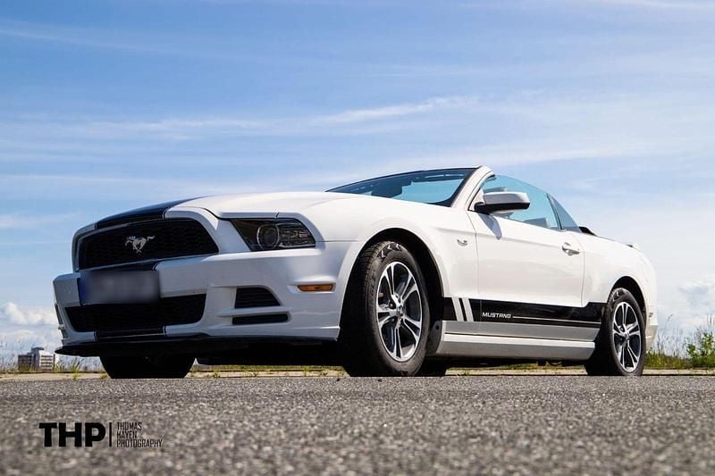 Second-hand Ford Mustang 305 CP (224 kW) 2013 Alb Cabrio