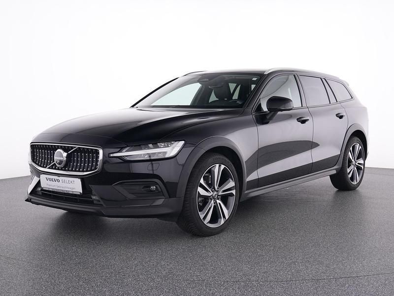 Gebraucht Volvo V60 CC Plus 197 PS (144 kW) 2023 Schwarz Kombi