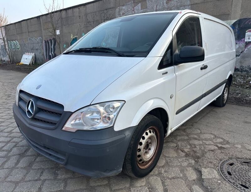 Gebraucht Mercedes Vito 136 PS (100 kW) 2013 Rot Van