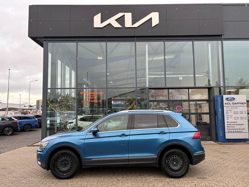 Blau Gebraucht 2016 VW Tiguan Highline SUV | 16.990 € (Fairer Preis) - Bild 1/4