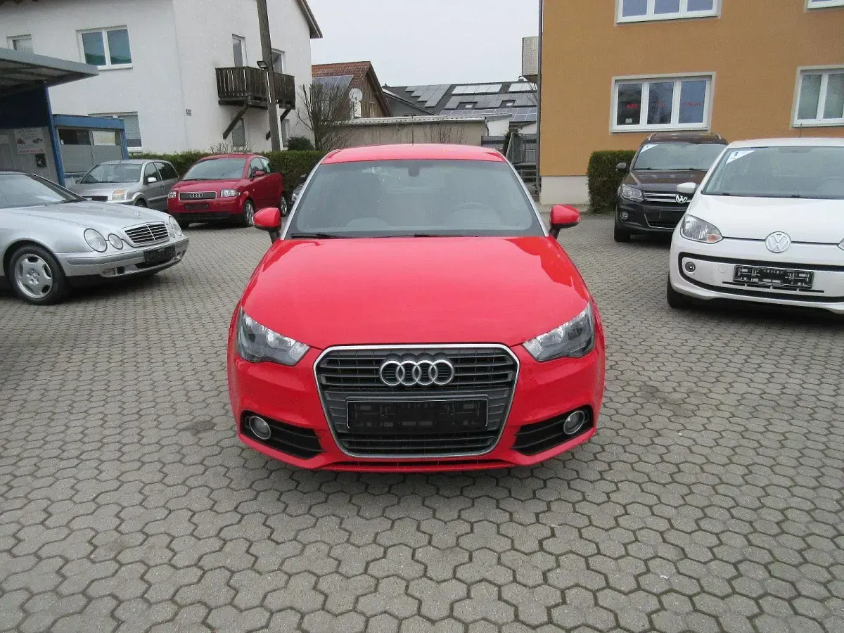 Używany Audi A1 Ambition 122 KM (89 kW) 2011 Czerwony Hatchback