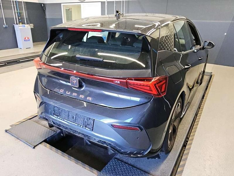 Gebraucht Cupra Born e-Boost 169 kW (231 PS) 2023 Quasar grau Kleinwagen