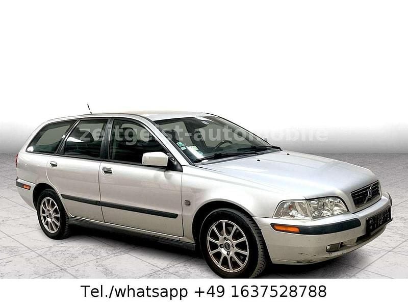 Silber Gebraucht 2003 Volvo V40 Kombi | 985 € (Superpreis) - Bild 1/4
