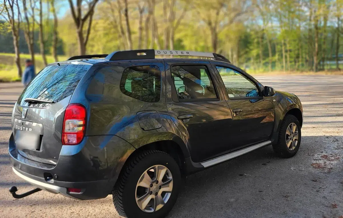 Second-hand Dacia Duster 108 CP (79 kW) 2016 Gri SUV