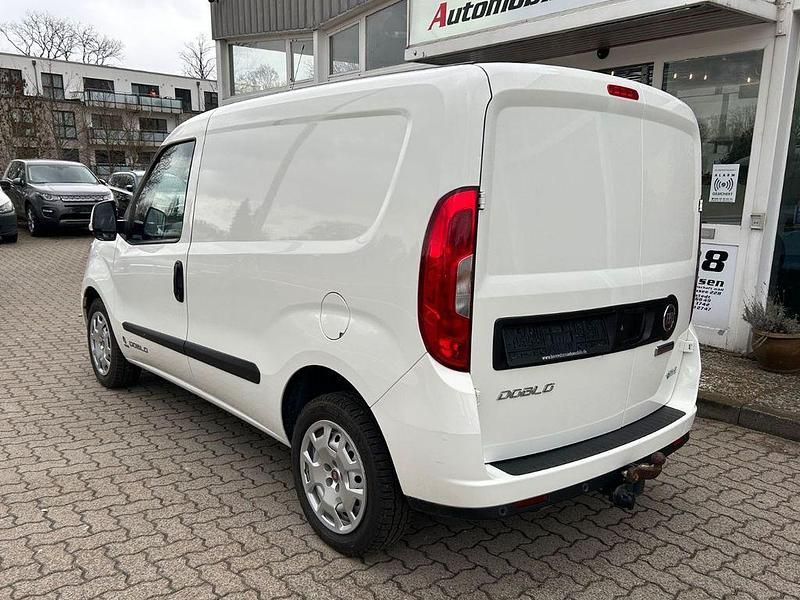 Gebraucht Fiat Doblò 120 PS (88 kW) 2018 Weiß Van / Kleinbus