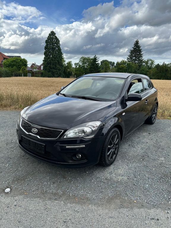 Schwarz Gebraucht 2012 Kia ProCeed Vision Kleinwagen | 3.690 € - Bild 1/4