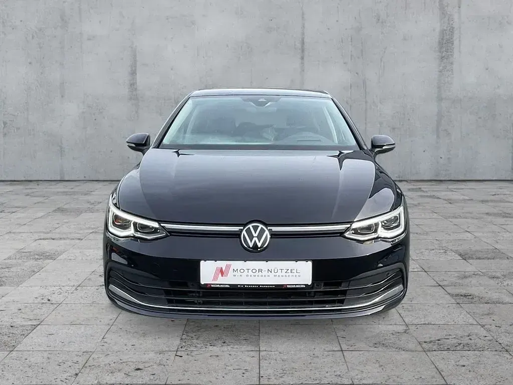 Używany VW Golf VIII Move 150 KM (110 kW) 2023 Czarny Sedan/Limuzyna