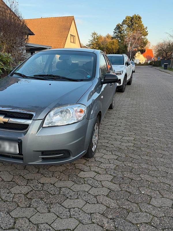 Grau Gebraucht 2010 Chevrolet Aveo Limousine | 2.800 € - Bild 1/4