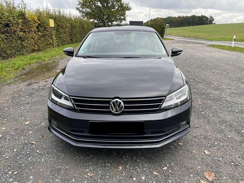 Gebraucht VW Jetta Comfortline 105 PS (77 kW) 2015 Schwarz Limousine