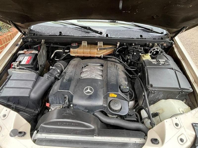 Gebraucht Mercedes ML320 218 PS (160 kW) 2003 Gold SUV