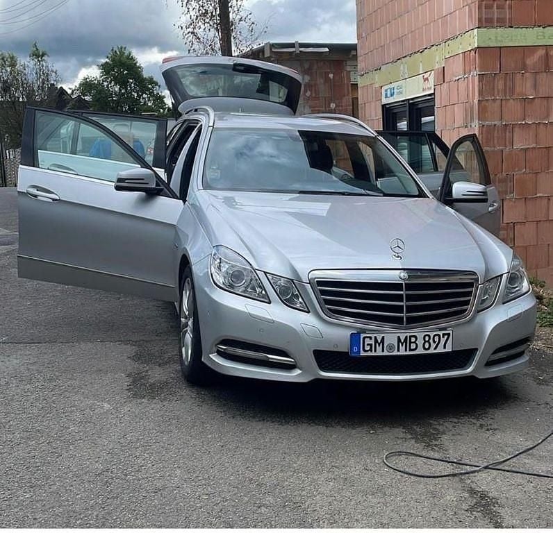 Gebraucht Mercedes E300 Avantgarde 204 PS (150 kW) 2010 Silber Limousine