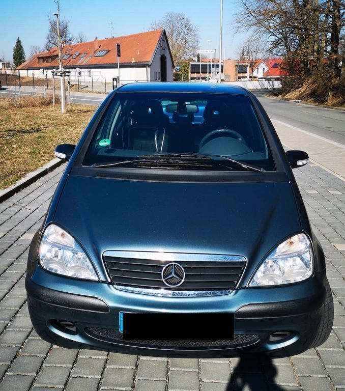 Blau Gebraucht 2004 Mercedes A140 Classic Van / Kleinbus | 1.790 € (Fairer Preis) - Bild 1/4