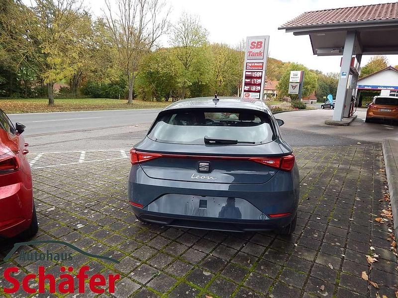 Neu Seat Leon Style 116 PS (85 kW) 2025 Fjordblau Kleinwagen