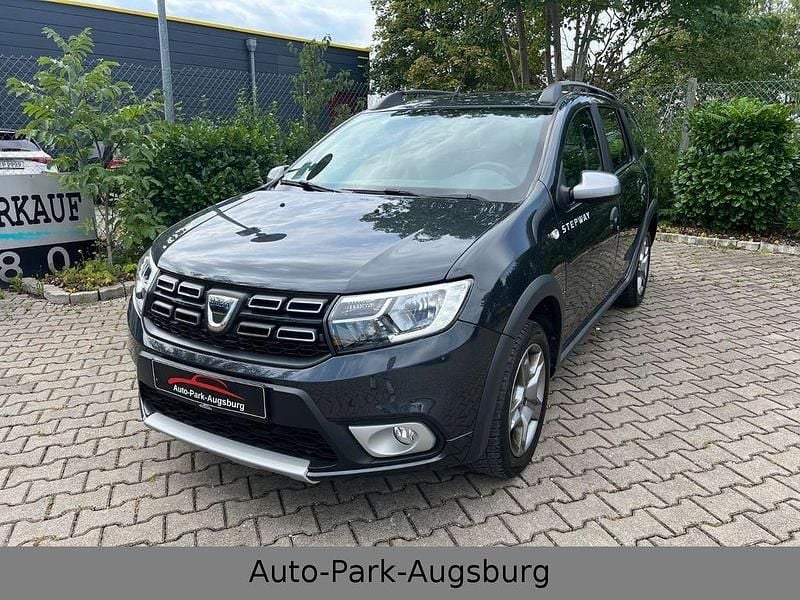 Grau Gebraucht 2019 Dacia Logan MCV Stepway Kombi | 8.980 € (Guter Preis) - Bild 1/4