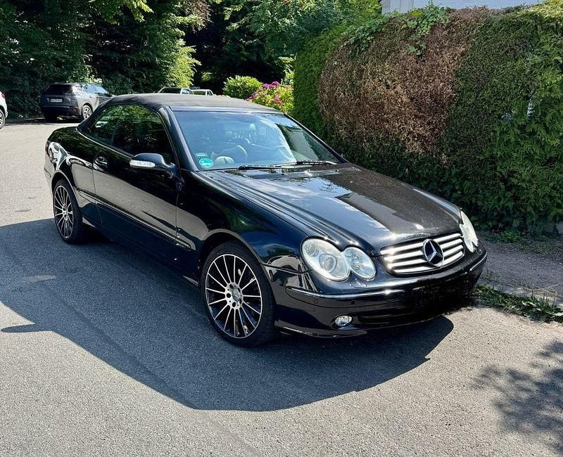 Schwarz Gebraucht 2005 Mercedes CLK320 Elegance Cabrio | 12.250 € (Teuer) - Bild 1/4