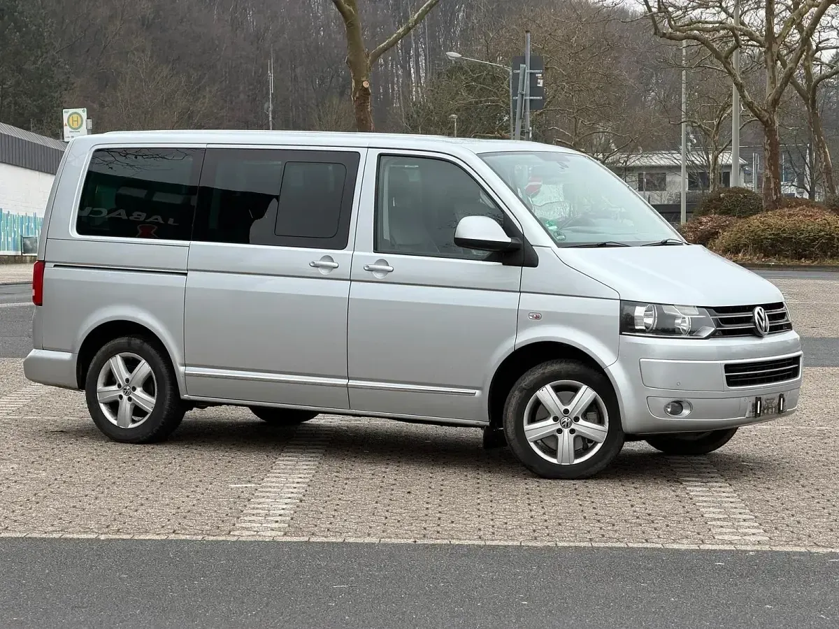 Gebraucht VW Multivan 179 PS (131 kW) 2010 Silber Van / Kleinbus