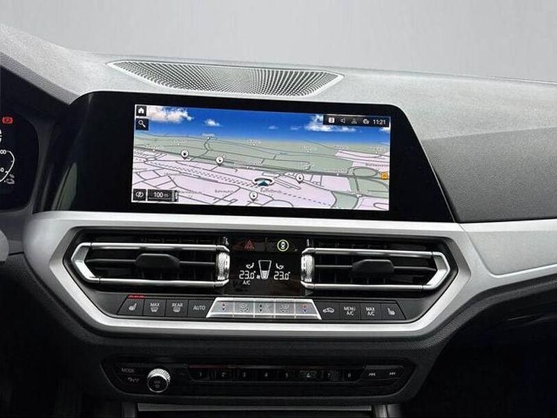 Gebraucht BMW 330e Advantage 252 PS (185 kW) 2022 Schwarz Limousine