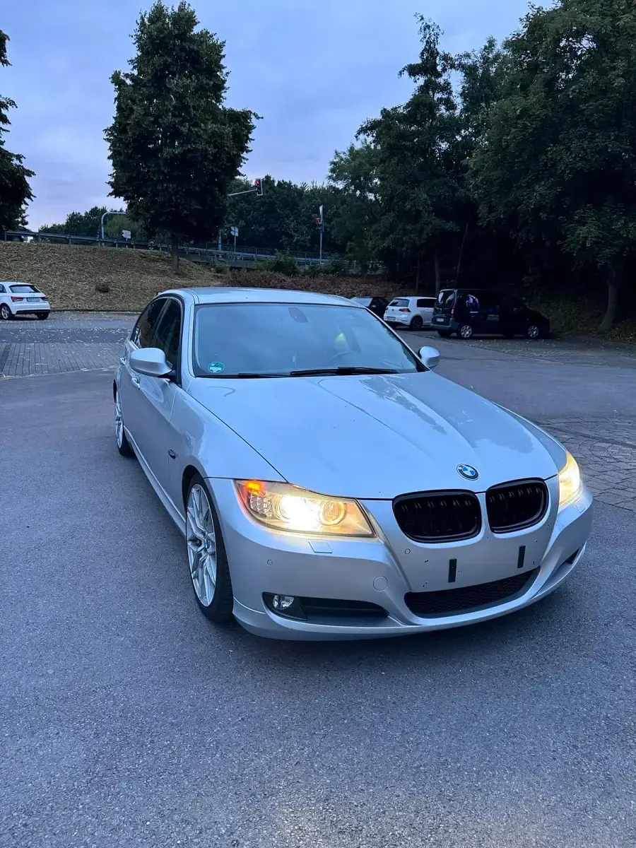 Gebraucht BMW 320 Comfort Edition 170 PS (125 kW) 2009 Silber Limousine