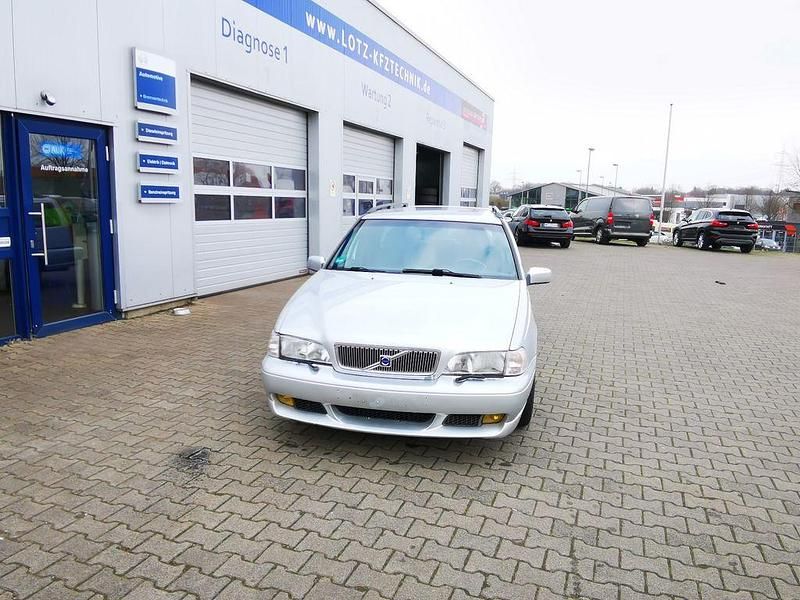 Gebraucht Volvo V70 250 PS (183 kW) 1999 Silber Kombi