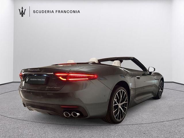 Neu Maserati GranCabrio 491 PS (361 kW) 2025 Verde giada Cabrio