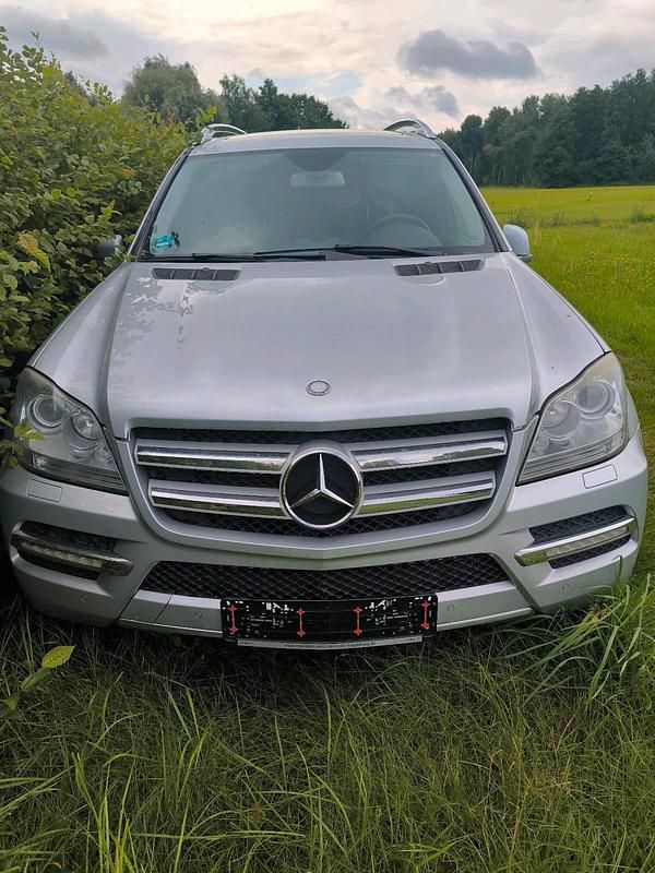 Silber Gebraucht 2011 Mercedes GL350 SUV | 14.000 € - Bild 1/4