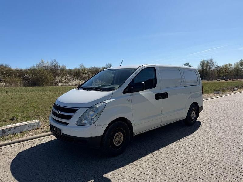 Gebraucht Hyundai H-1 116 PS (85 kW) 2011 Weiß Van / Kleinbus