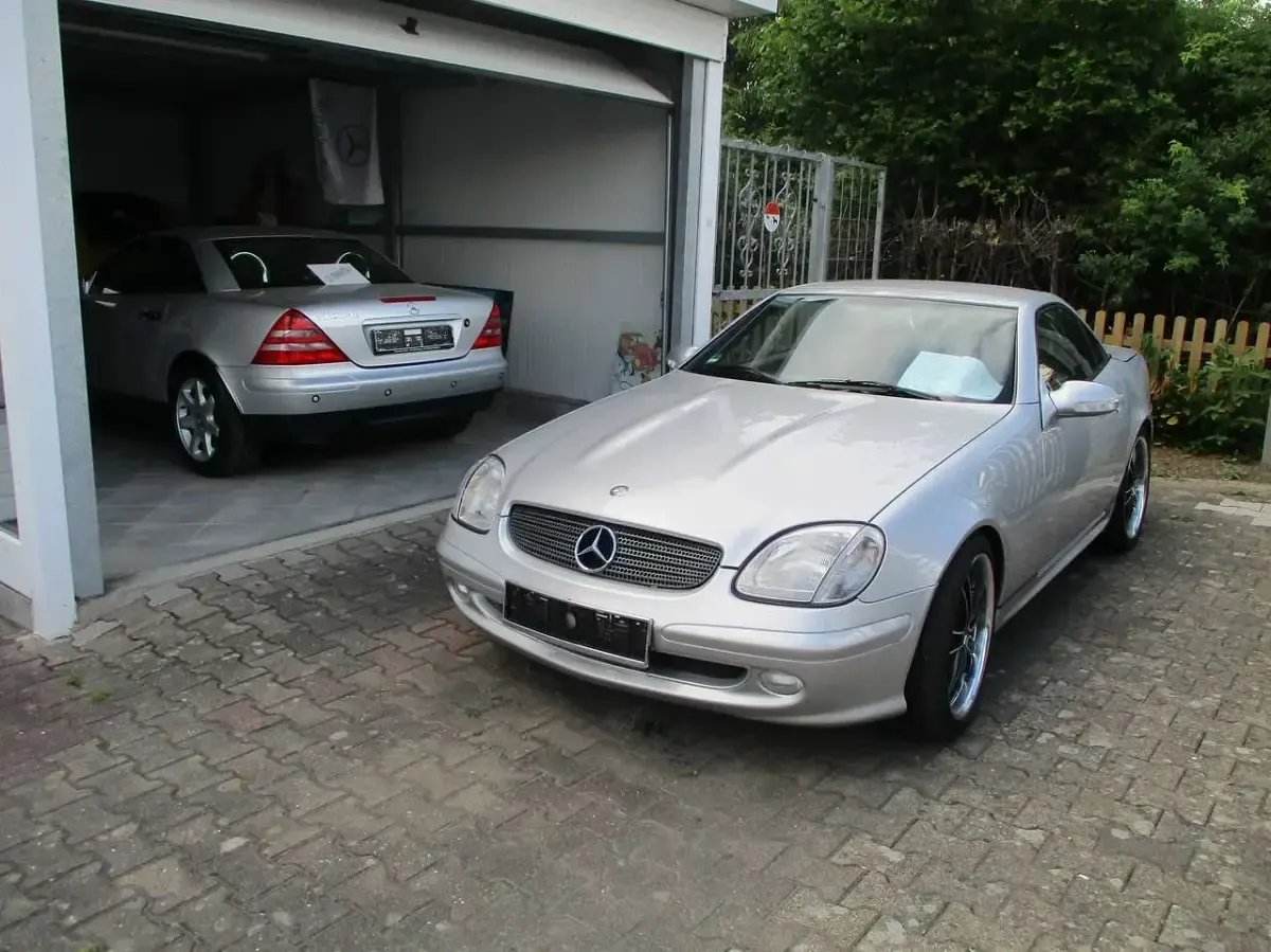 Gebraucht Mercedes SLK230 193 PS (141 kW) 2000 Silber Cabrio
