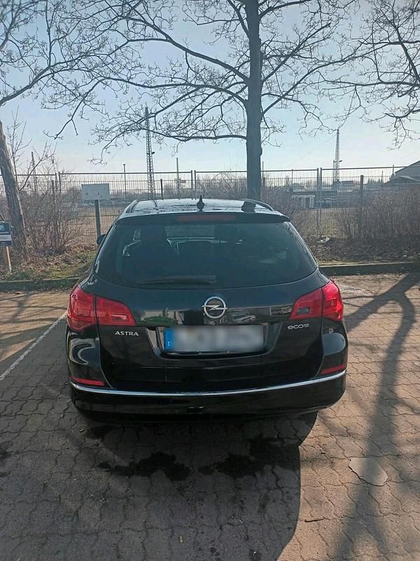 Gebraucht Opel Astra 160 PS (117 kW) 2014 Schwarz Kombi