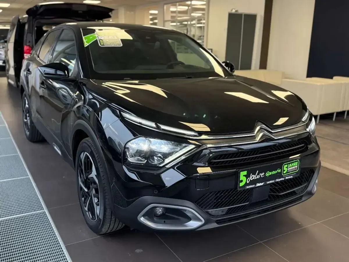 Gebraucht Citroën C4 PureTech 131 PS (96 kW) 2023 Lackierung schwarz perla nera/ SUV
