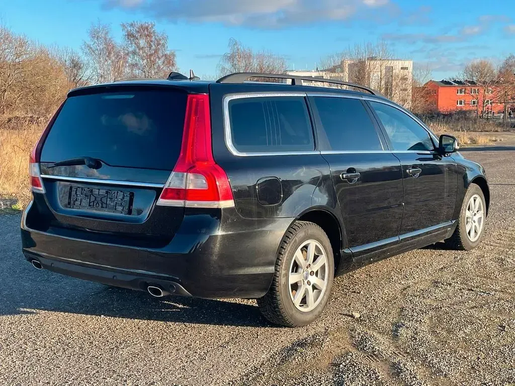 Gebraucht Volvo V70 181 PS (133 kW) 2015 Schwarz Kombi