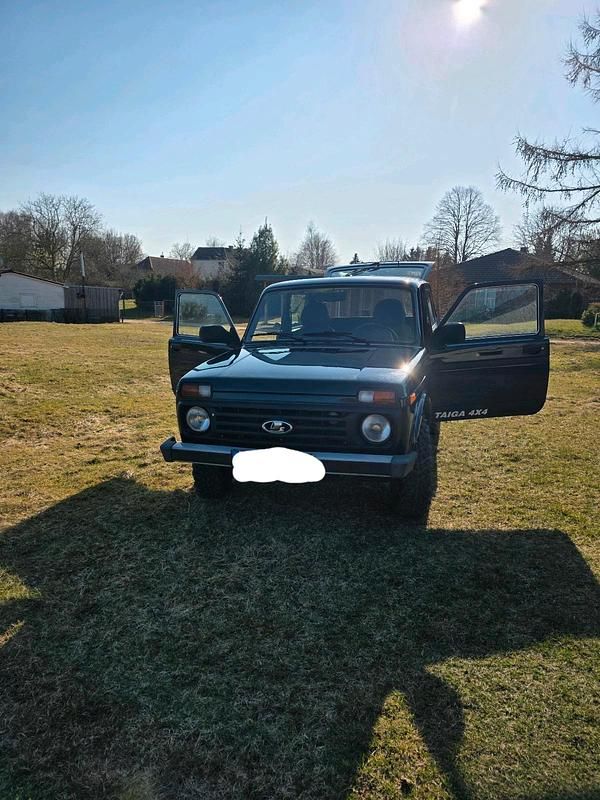 Gebraucht Lada Taiga 83 PS (61 kW) 2018 Grün SUV