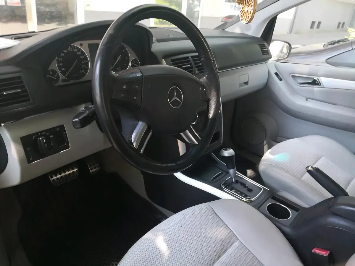 Gebraucht Mercedes B170 116 PS (85 kW) 2006 Schwarz Van / Kleinbus