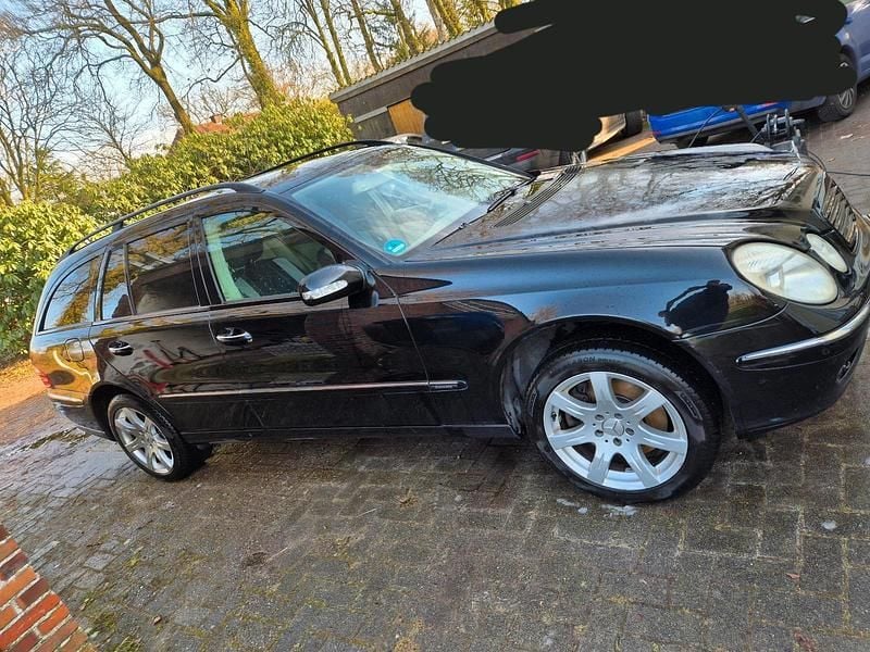 Schwarz Gebraucht 2004 Mercedes E500 Kombi | 3.000 € (Superpreis) - Bild 1/4