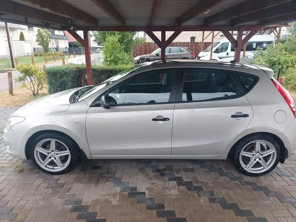 Gebraucht Hyundai i30 109 PS (80 kW) 2008 Grau Limousine