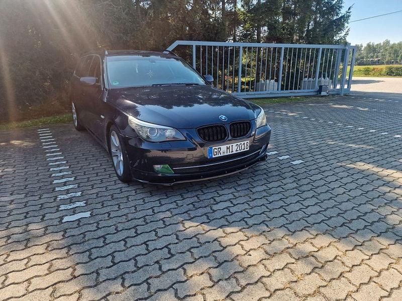 Gebraucht BMW 530 272 PS (200 kW) 2009 Blau Kombi