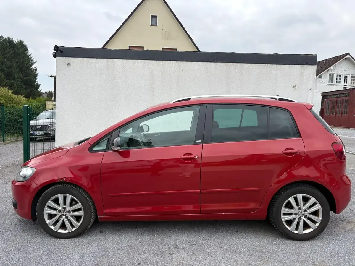 Gebraucht VW Golf Plus Style 105 PS (77 kW) 2011 Rot Van / Kleinbus