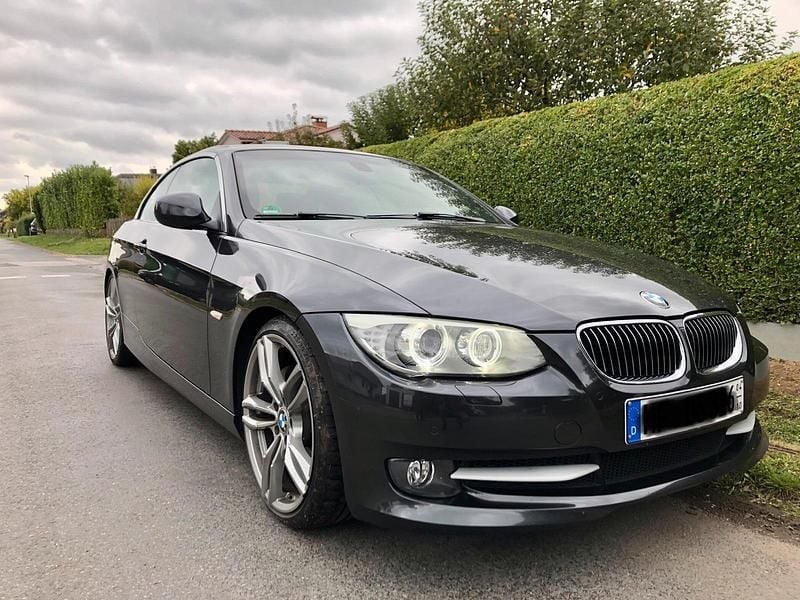 Grau Gebraucht 2011 BMW 335 Cabriolet M Sport Cabrio | 20.990 € (Guter Preis) - Bild 1/4