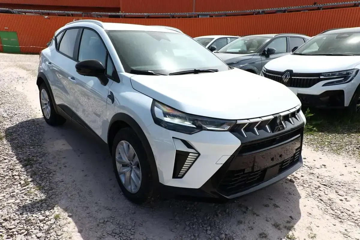 Neu Mitsubishi ASX Plus 91 PS (66 kW) 2025 Crystal weiß metallic SUV