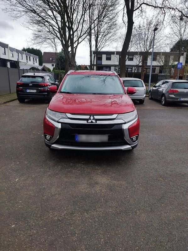 Gebraucht Mitsubishi Outlander Edition 150 PS (110 kW) 2017 Rot SUV