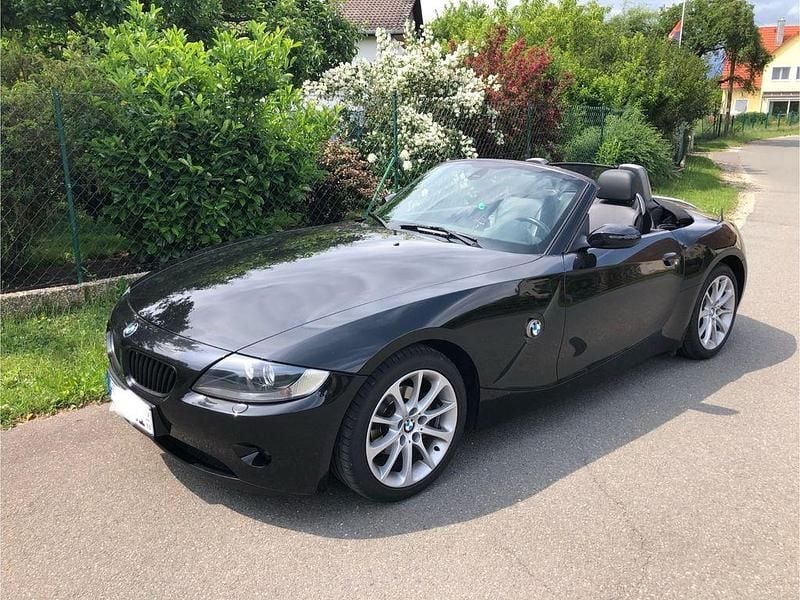 Schwarz Gebraucht 2005 BMW Z4 Performance Cabrio | 11.450 € (Fairer Preis) - Bild 1/4