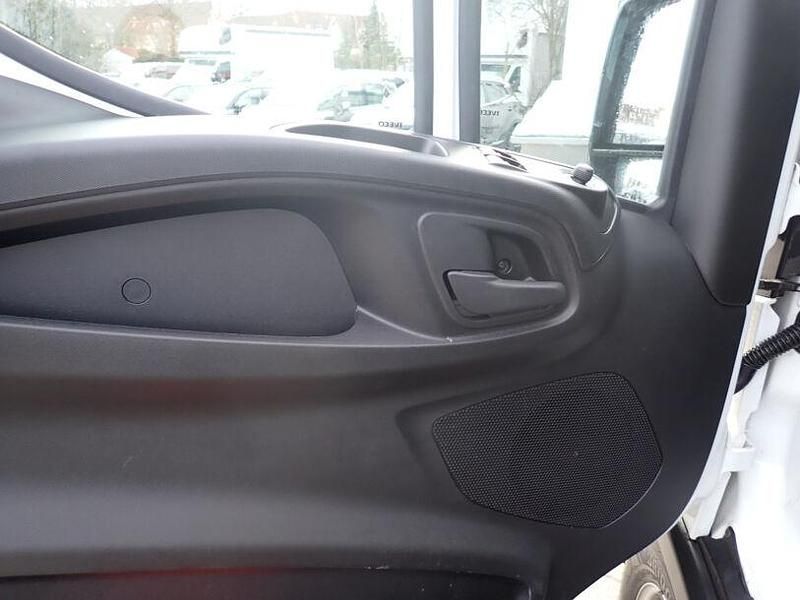 Gebraucht Iveco Daily 156 PS (114 kW) 2023 Weiß Van