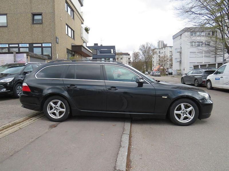 Gebraucht BMW 525 197 PS (144 kW) 2009 Schwarz Kombi