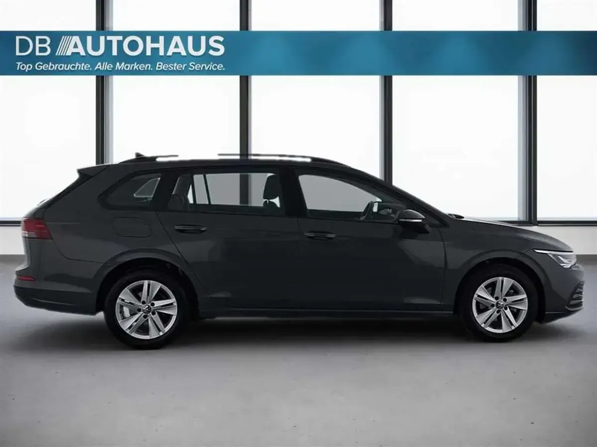 Gebraucht VW Golf VIII Life 110 PS (80 kW) 2024 Grau Kombi