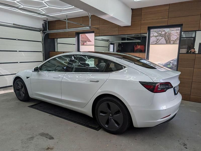 Gebraucht Tesla Model 3 Standard Range Plus 239 kW (325 PS) 2020 Weiß Limousine