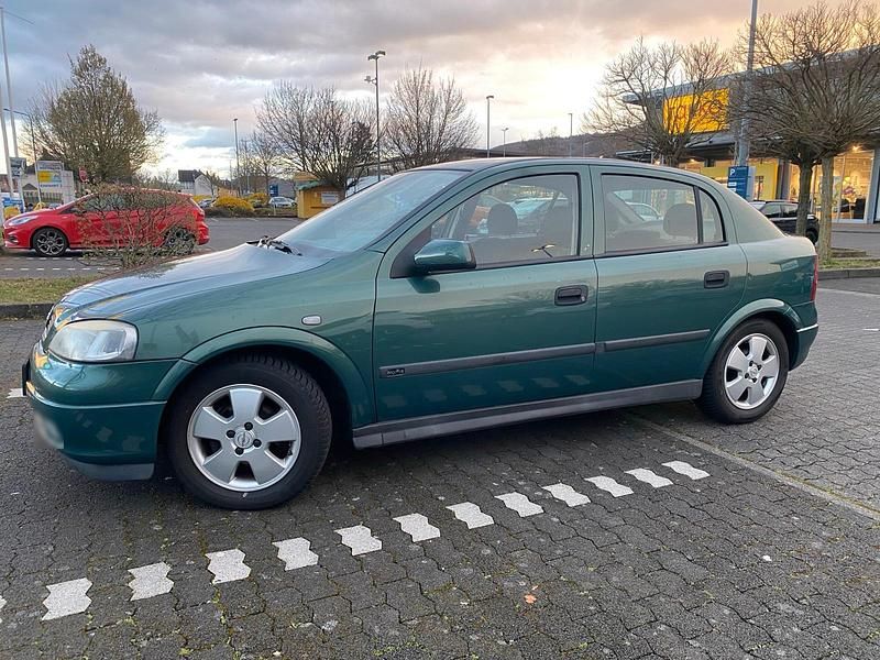 Gebraucht Opel Astra 101 PS (74 kW) 2002 Grün Kleinwagen