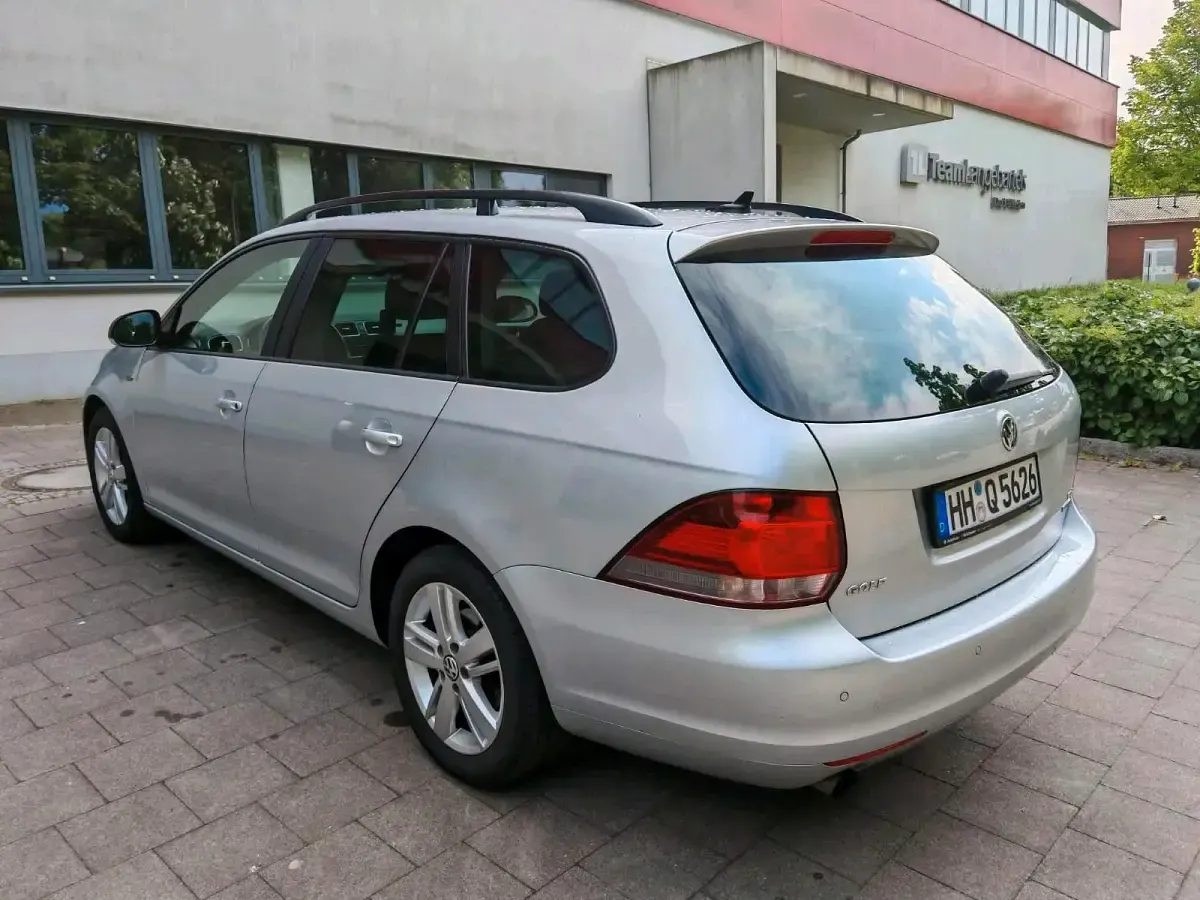 Gebraucht VW Golf VII 105 PS (77 kW) 2013 Silber Kombi