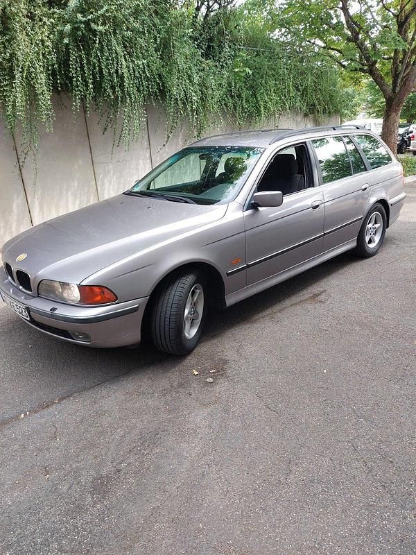 Silber Gebraucht 1997 BMW 523 Kombi | 1.750 € (Guter Preis) - Bild 1/4